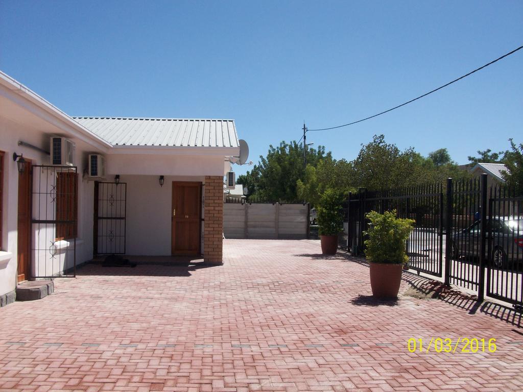 Laings Lodge Laingsburg Екстериор снимка