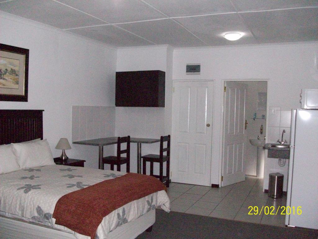 Laings Lodge Laingsburg Екстериор снимка